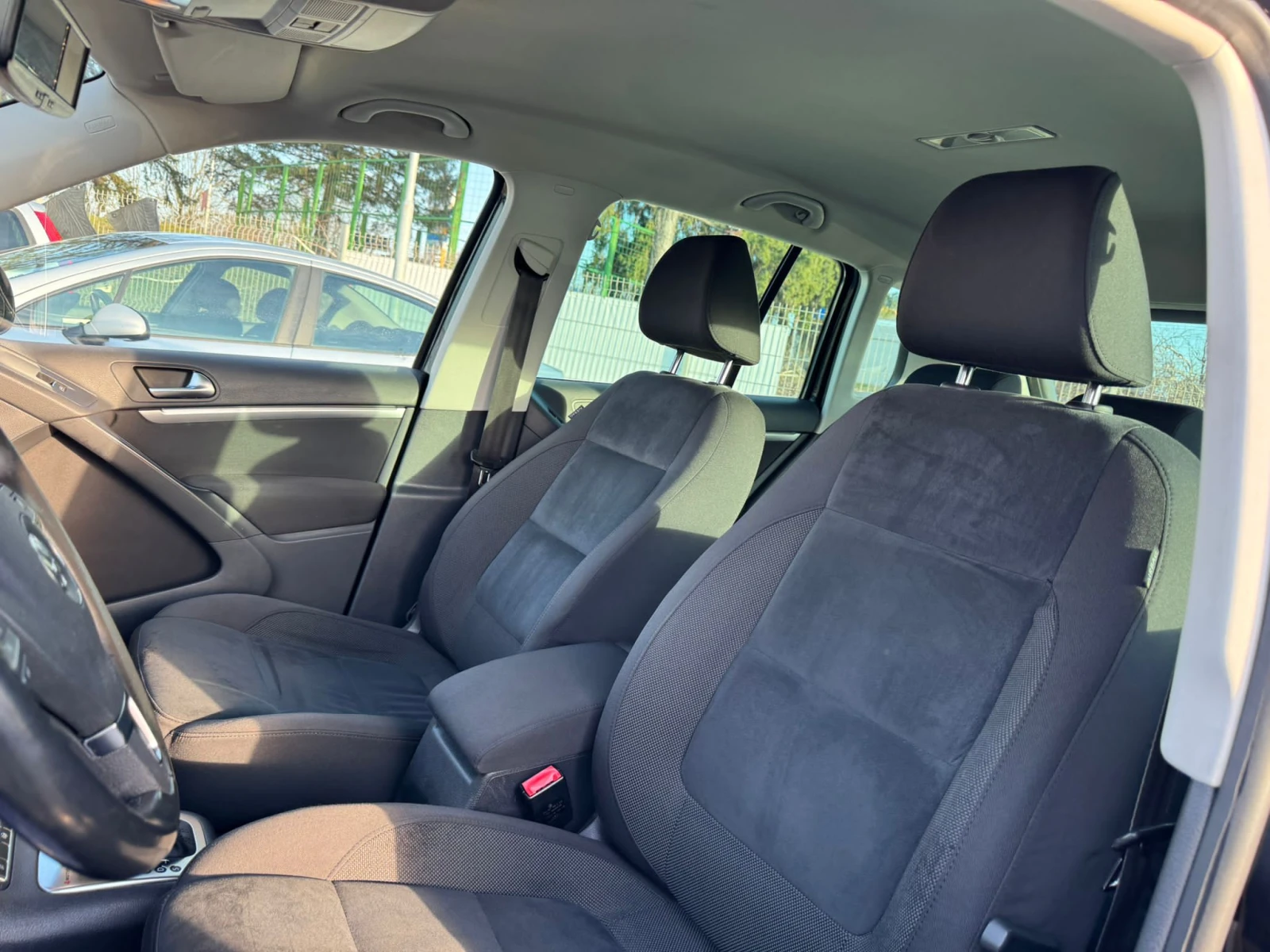 VW Tiguan /Sport&Style 4X4, снимка 10 - Автомобили и джипове - 53738547