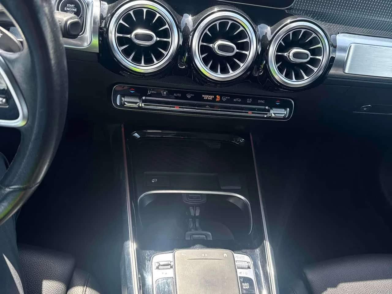 Mercedes-Benz GLB 250 ПАМЕТ| PANO| ПОДГРЕВИ| , снимка 7 - Автомобили и джипове - 54697077