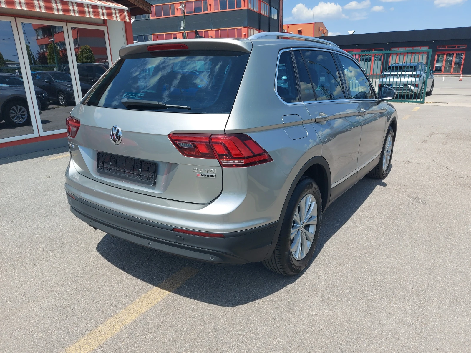 VW Tiguan 2.0 TDI* 150 к.с.* 4 MOTION* DSG* ИТАЛИЯ, снимка 6 - Автомобили и джипове - 55154138
