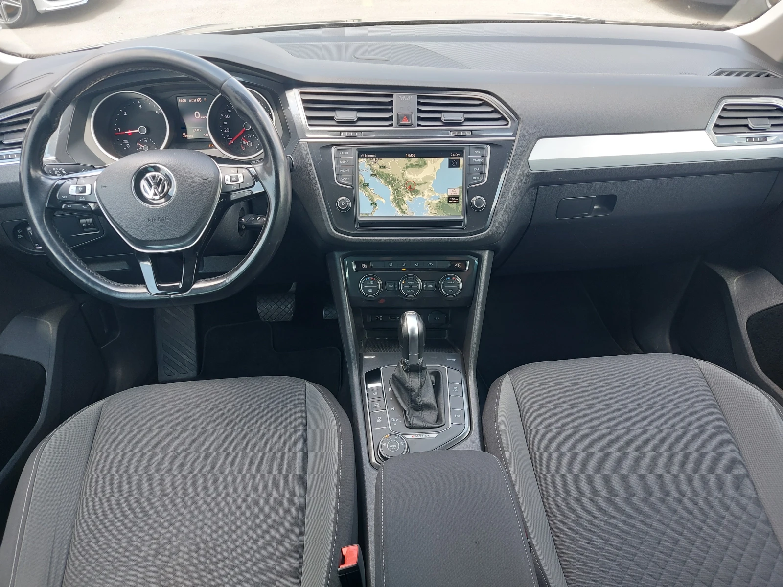 VW Tiguan 2.0 TDI* 150 к.с.* 4 MOTION* DSG* ИТАЛИЯ, снимка 9 - Автомобили и джипове - 55154138
