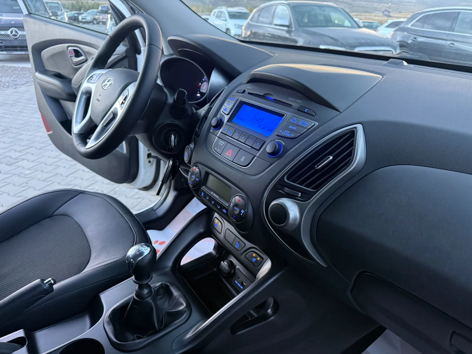 Hyundai IX35 2.0CRDI 4?4 135к.с СОБСТЕН ЛИЗИНГ, снимка 16 - Автомобили и джипове - 56649257