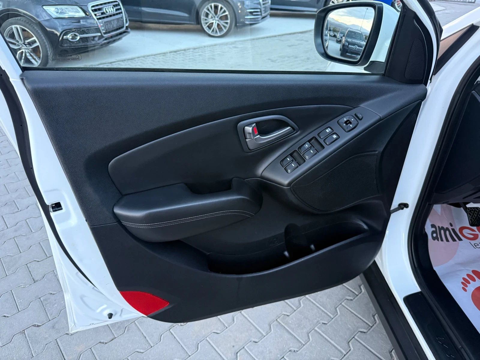 Hyundai IX35 2.0CRDI 4?4 135к.с СОБСТЕН ЛИЗИНГ, снимка 10 - Автомобили и джипове - 56649257
