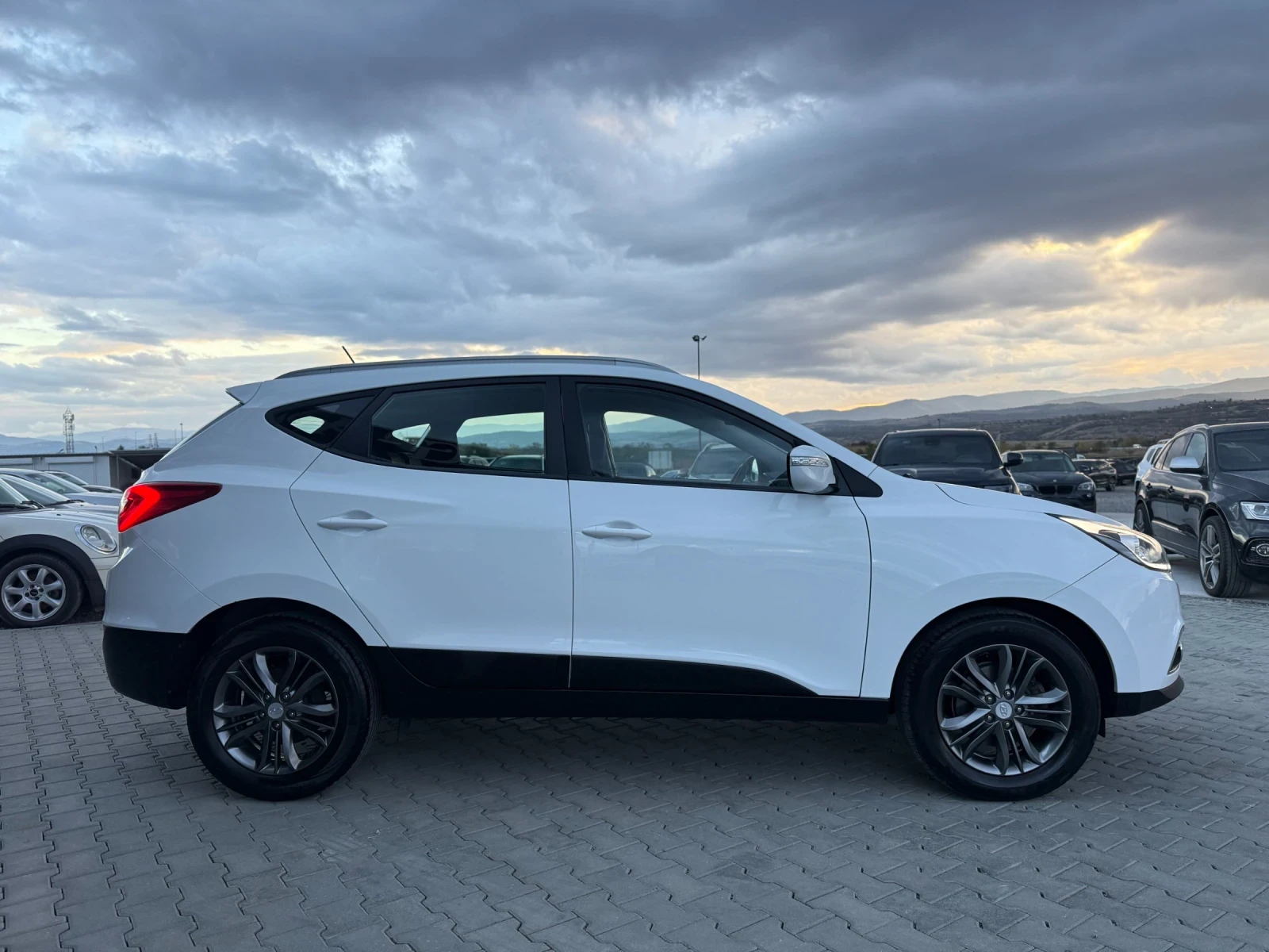 Hyundai IX35 2.0CRDI 4?4 135к.с СОБСТЕН ЛИЗИНГ, снимка 6 - Автомобили и джипове - 56649257