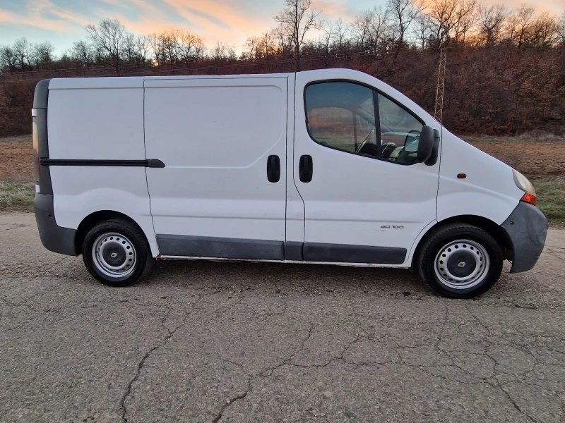 Renault Trafic 1.9  100 климатик, снимка 6 - Бусове и автобуси - 48384800