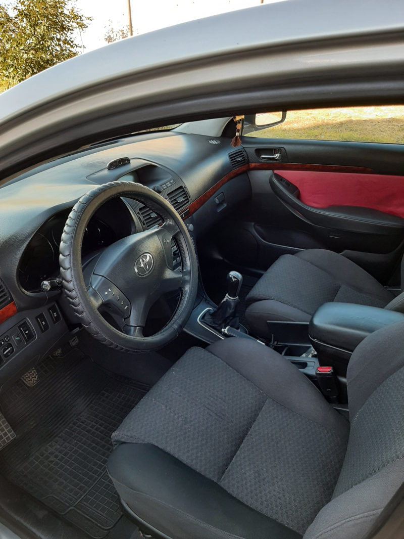 Toyota Avensis, снимка 5 - Автомобили и джипове - 46132589