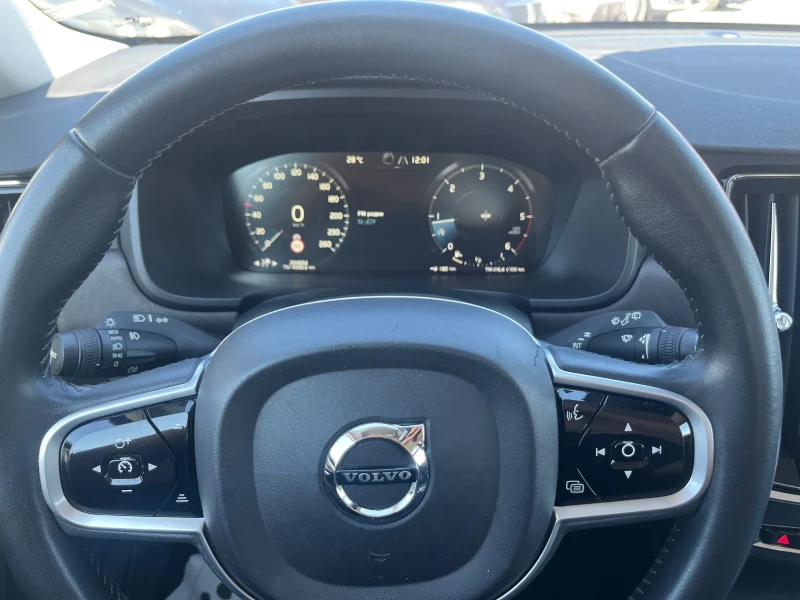 Volvo V90 Cross Country 2.0D4-190k.c. AWD, снимка 11 - Автомобили и джипове - 47386451