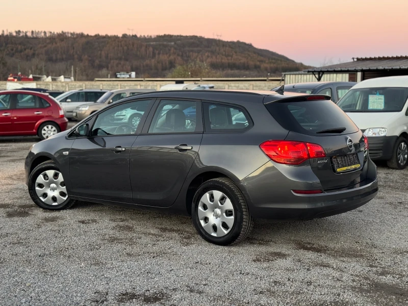 Opel Astra 1.7CDTI 110кс 6ск НАВИ КЛИМА , снимка 8 - Автомобили и джипове - 48622818