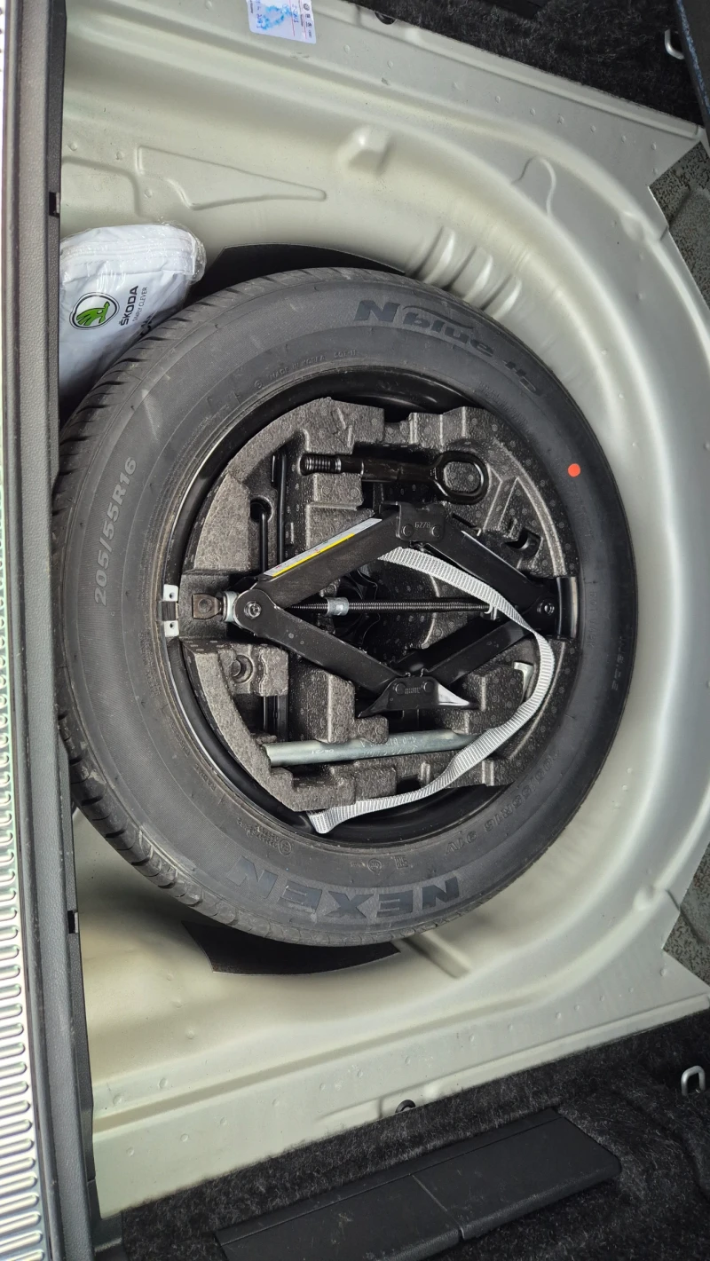 Skoda Superb 2.0D-22г, снимка 8 - Автомобили и джипове - 49654961