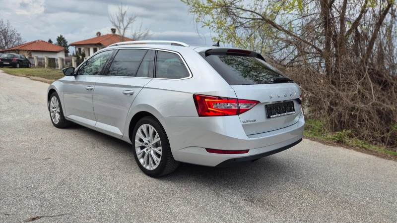 Skoda Superb 2.0D-22г, снимка 5 - Автомобили и джипове - 49654961