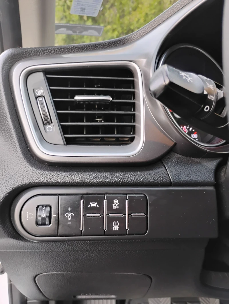 Kia Ceed, снимка 9 - Автомобили и джипове - 51762003