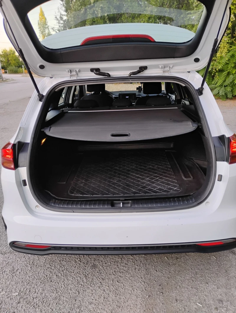 Kia Ceed, снимка 5 - Автомобили и джипове - 51762003