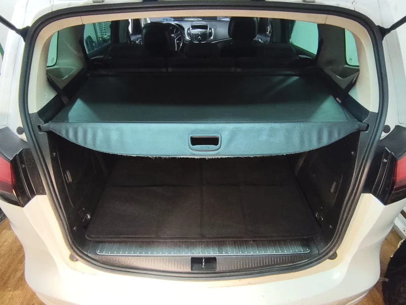 Opel Zafira 2.0DTCI 165 КАТО НОВА, снимка 16 - Автомобили и джипове - 53576400