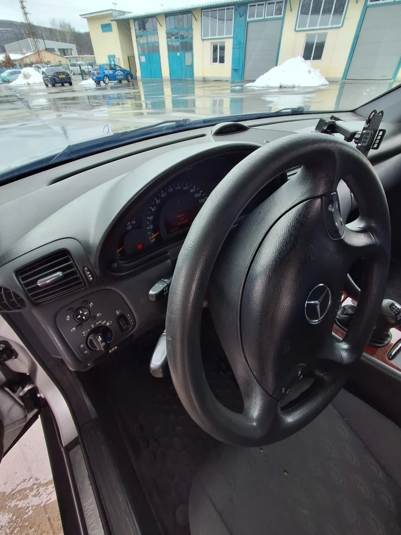 Mercedes-Benz C 240, снимка 4 - Автомобили и джипове - 53593062