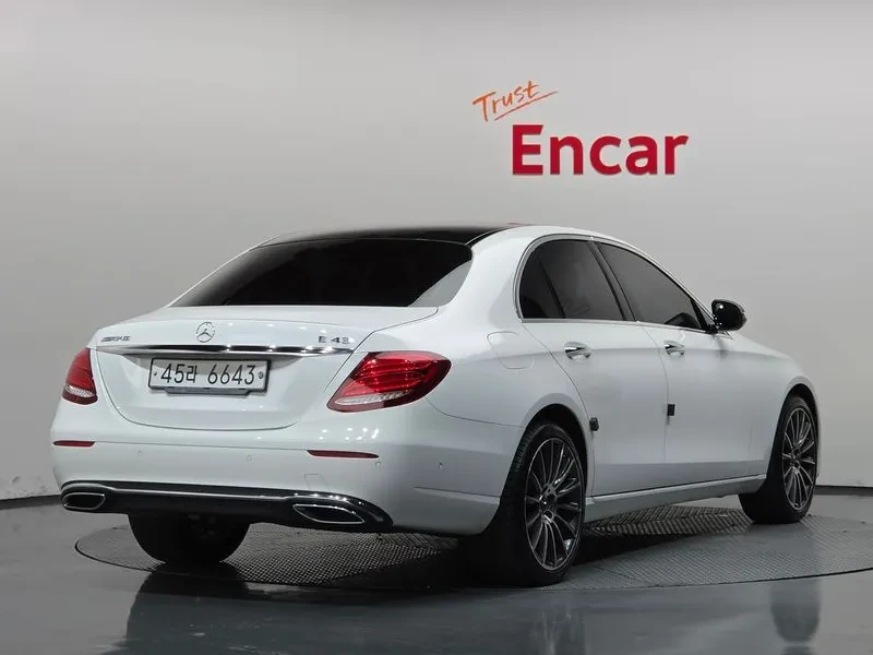 Mercedes-Benz E 220 Avantgarde, снимка 2 - Автомобили и джипове - 56736425