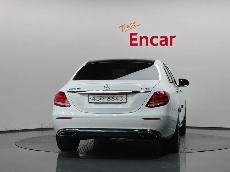 Mercedes-Benz E 220 Avantgarde, снимка 4 - Автомобили и джипове - 56736425