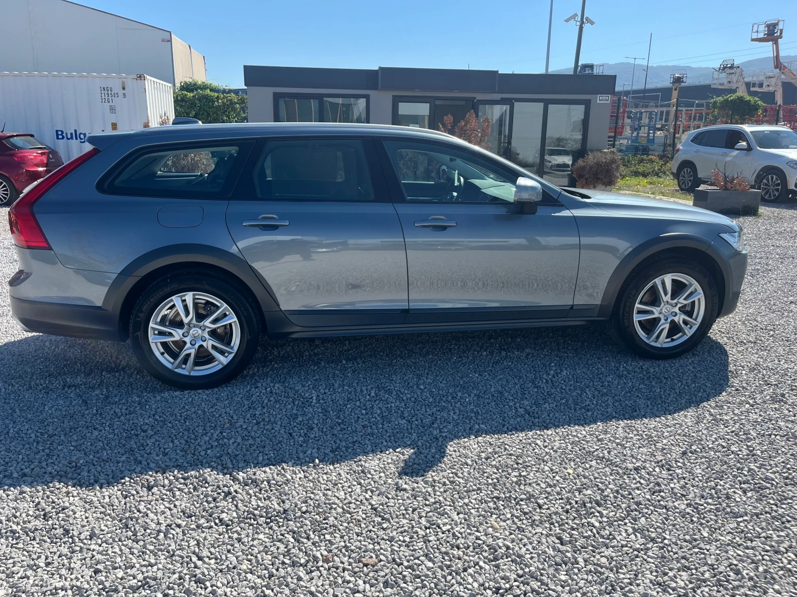 Volvo V90 Cross Country 2.0D4-190k.c. AWD - изображение 7