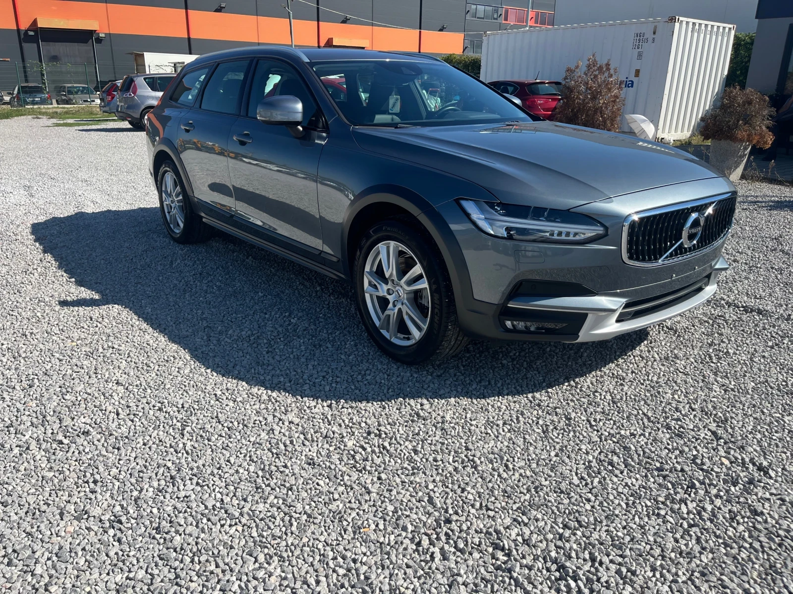 Volvo V90 Cross Country 2.0D4-190k.c. AWD - изображение 8