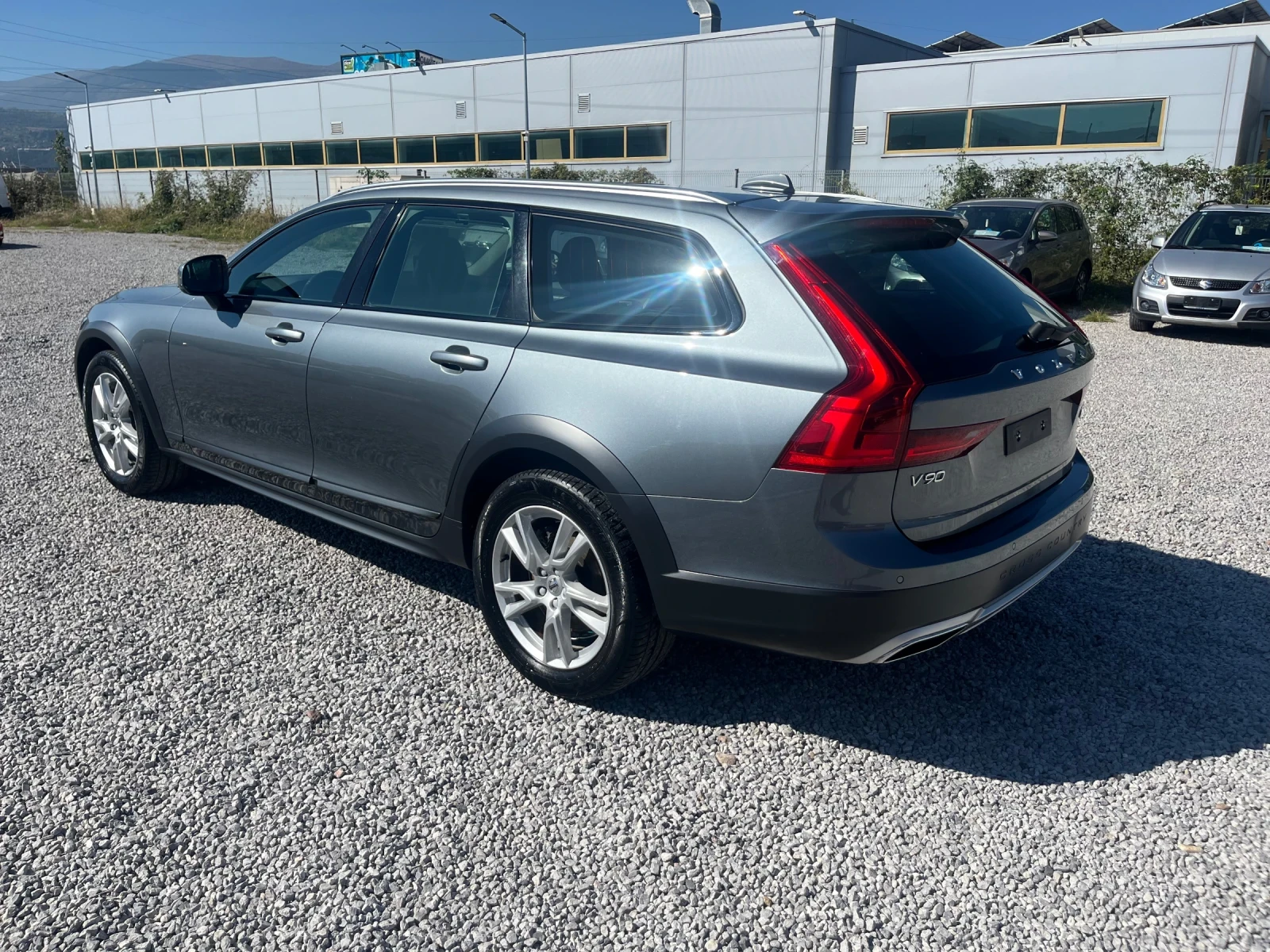 Volvo V90 Cross Country 2.0D4-190k.c. AWD - изображение 4