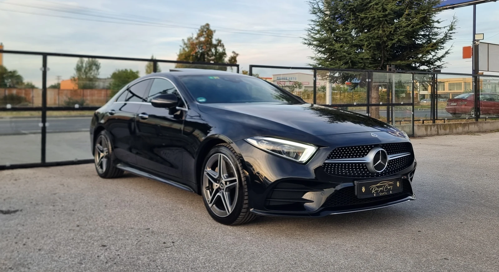 Mercedes-Benz CLS 400 * 4 Matic * AMG * CARBON * INDIVIDUAL /* 360  - изображение 4