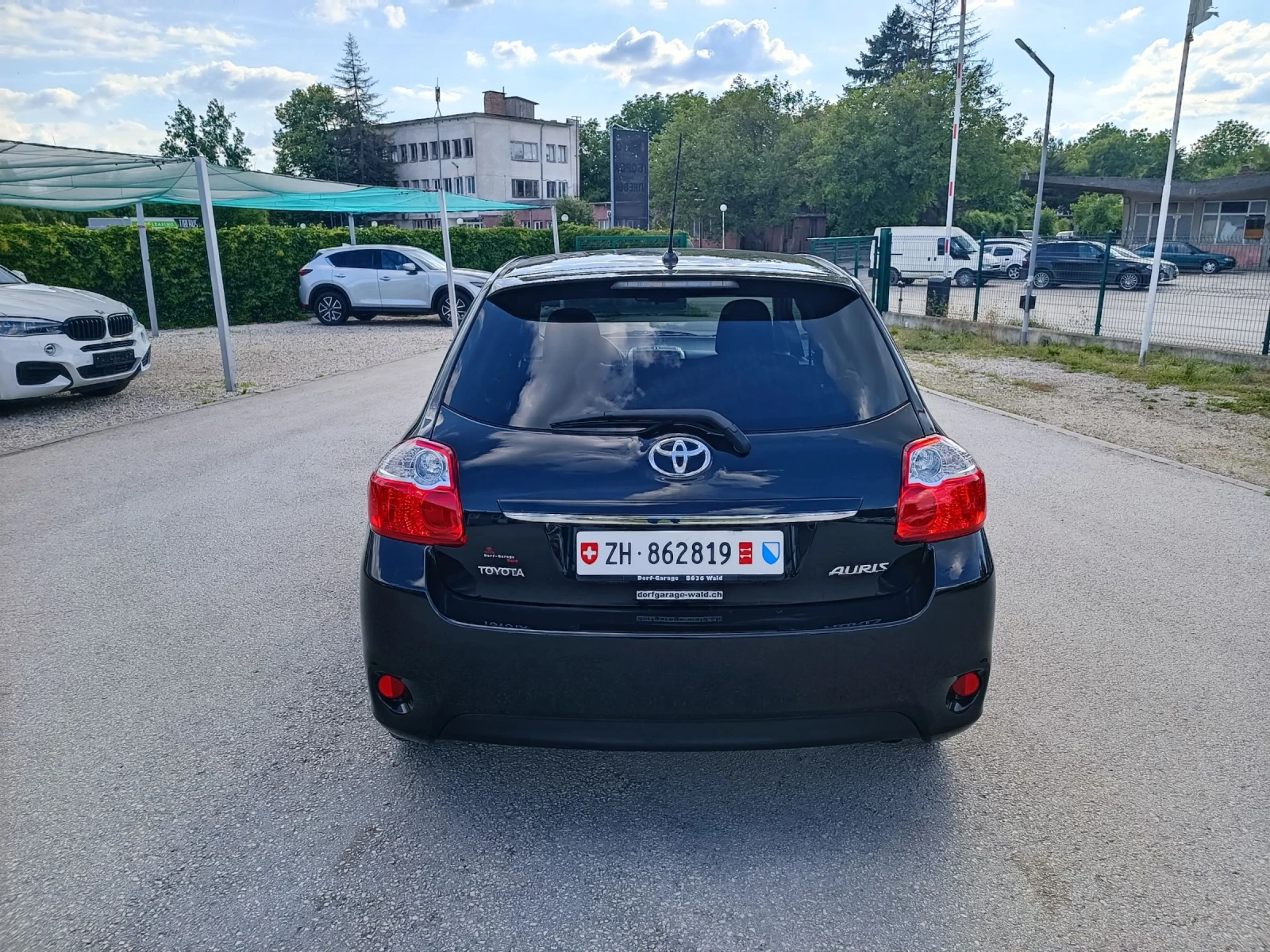 Toyota Auris 1.8i-147кс-ШВЕЙЦАРИЯ-РЪЧКА-6ск-FACELIFT-NAVI - изображение 4
