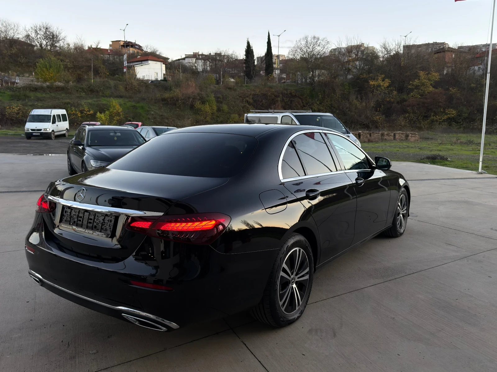 Mercedes-Benz E 200 Facelift/Дигитално табло/Амбиент Професионал - изображение 6