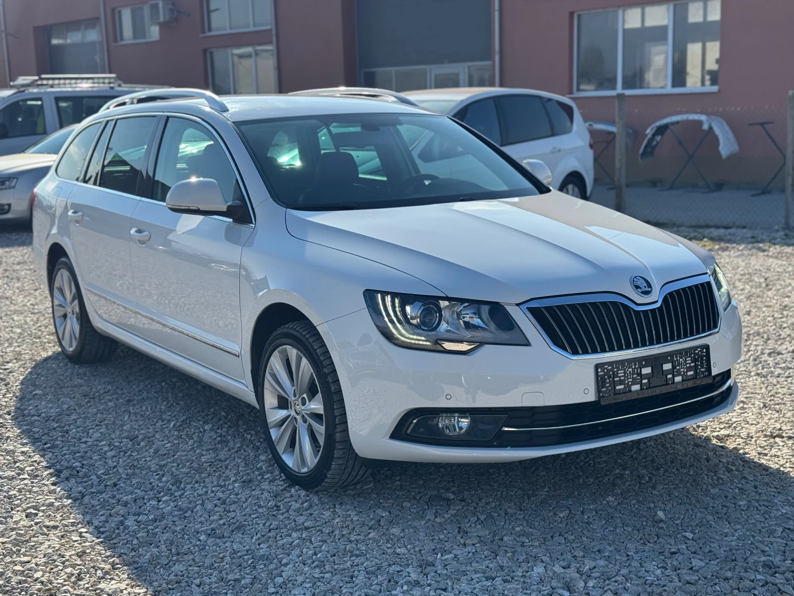 Skoda Superb Facelift - изображение 6