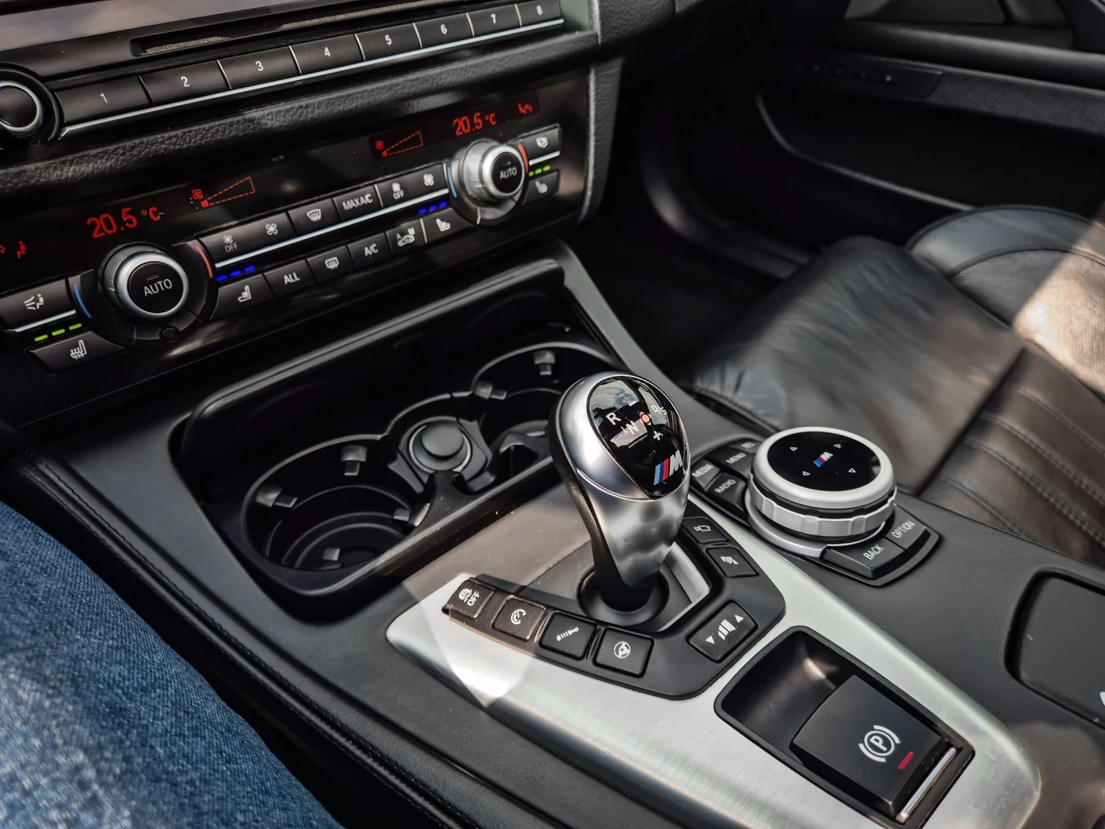 BMW M5 F10 4.4 V8 Bi-Turbo 560 к. с. , снимка 9 - Автомобили и джипове - 53864553