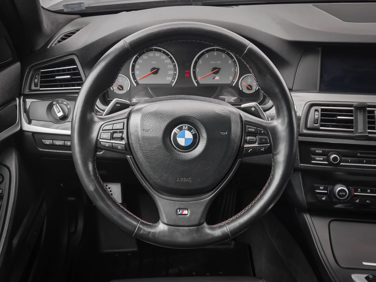 BMW M5 F10 4.4 V8 Bi-Turbo 560 к. с. , снимка 7 - Автомобили и джипове - 53864553