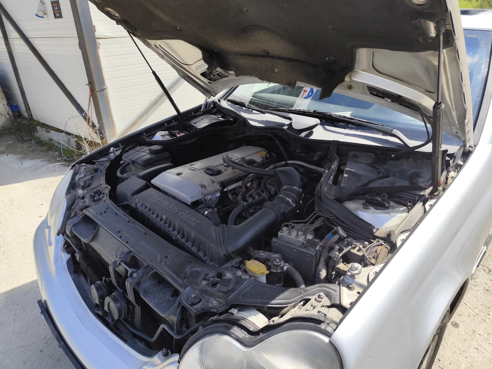 Mercedes-Benz C 180, снимка 7 - Автомобили и джипове - 54244776