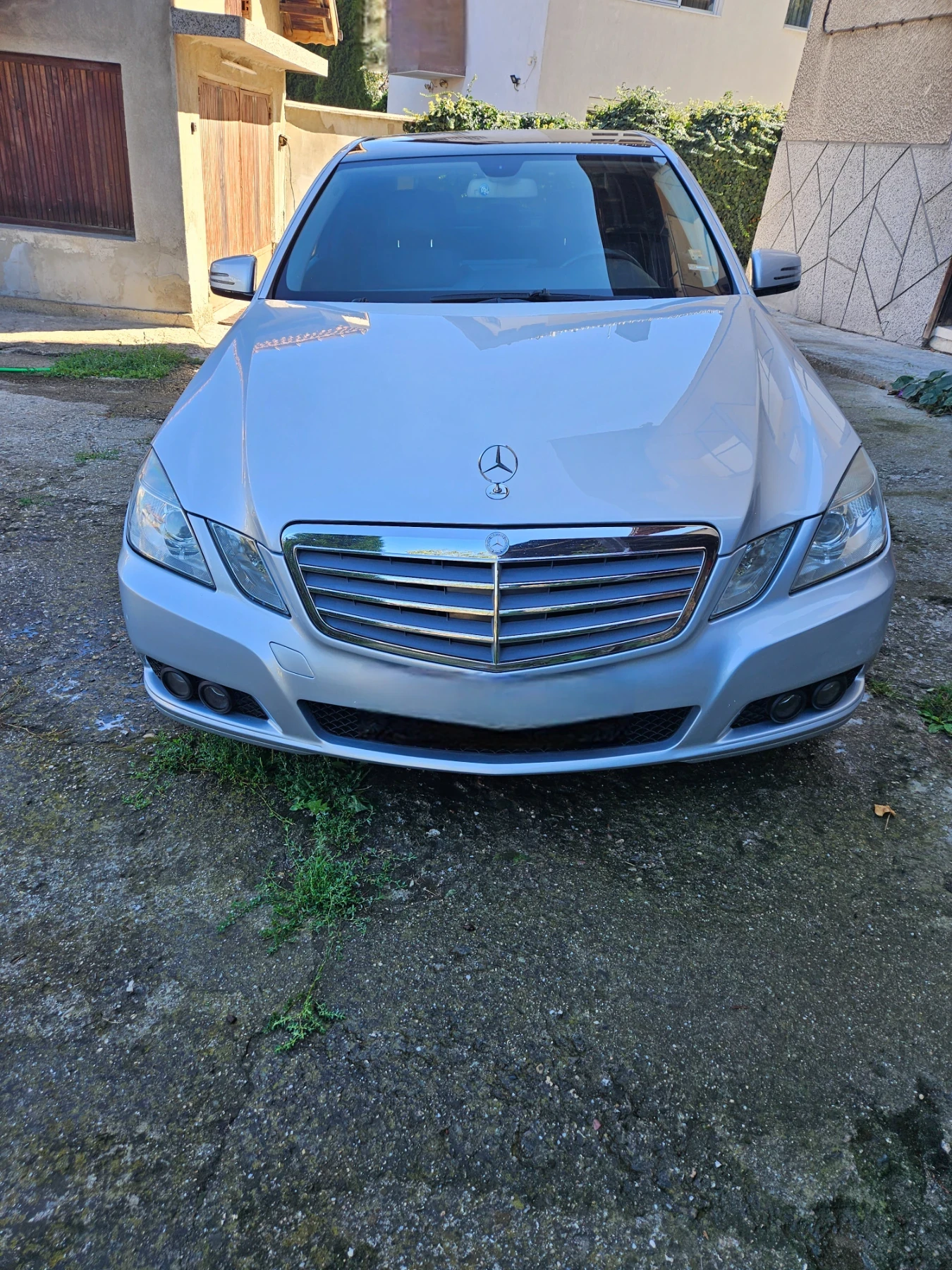 Mercedes-Benz E 220, снимка 2 - Автомобили и джипове - 54358883