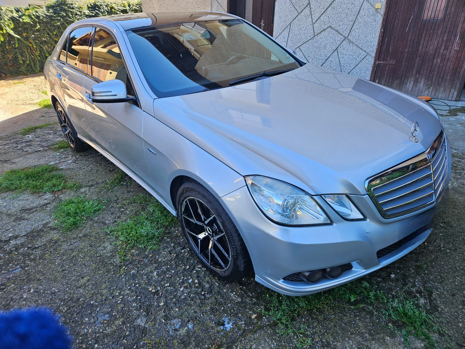 Mercedes-Benz E 220, снимка 3 - Автомобили и джипове - 54358883
