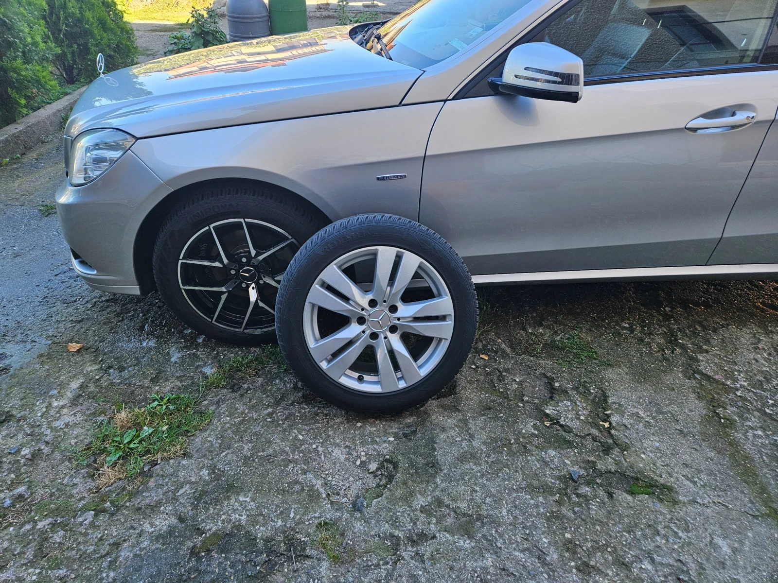 Mercedes-Benz E 220, снимка 13 - Автомобили и джипове - 54358883