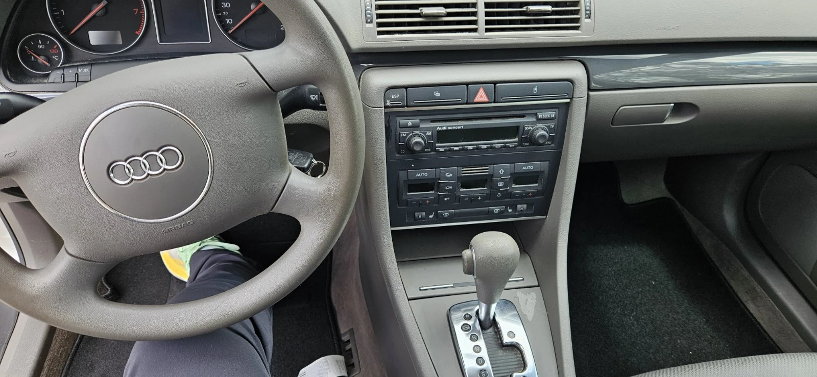 Audi A4 2.0, снимка 10 - Автомобили и джипове - 54396609