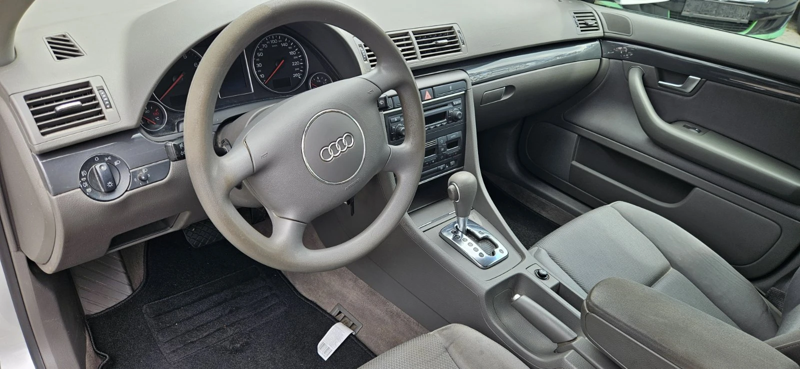 Audi A4 2.0, снимка 11 - Автомобили и джипове - 54396609