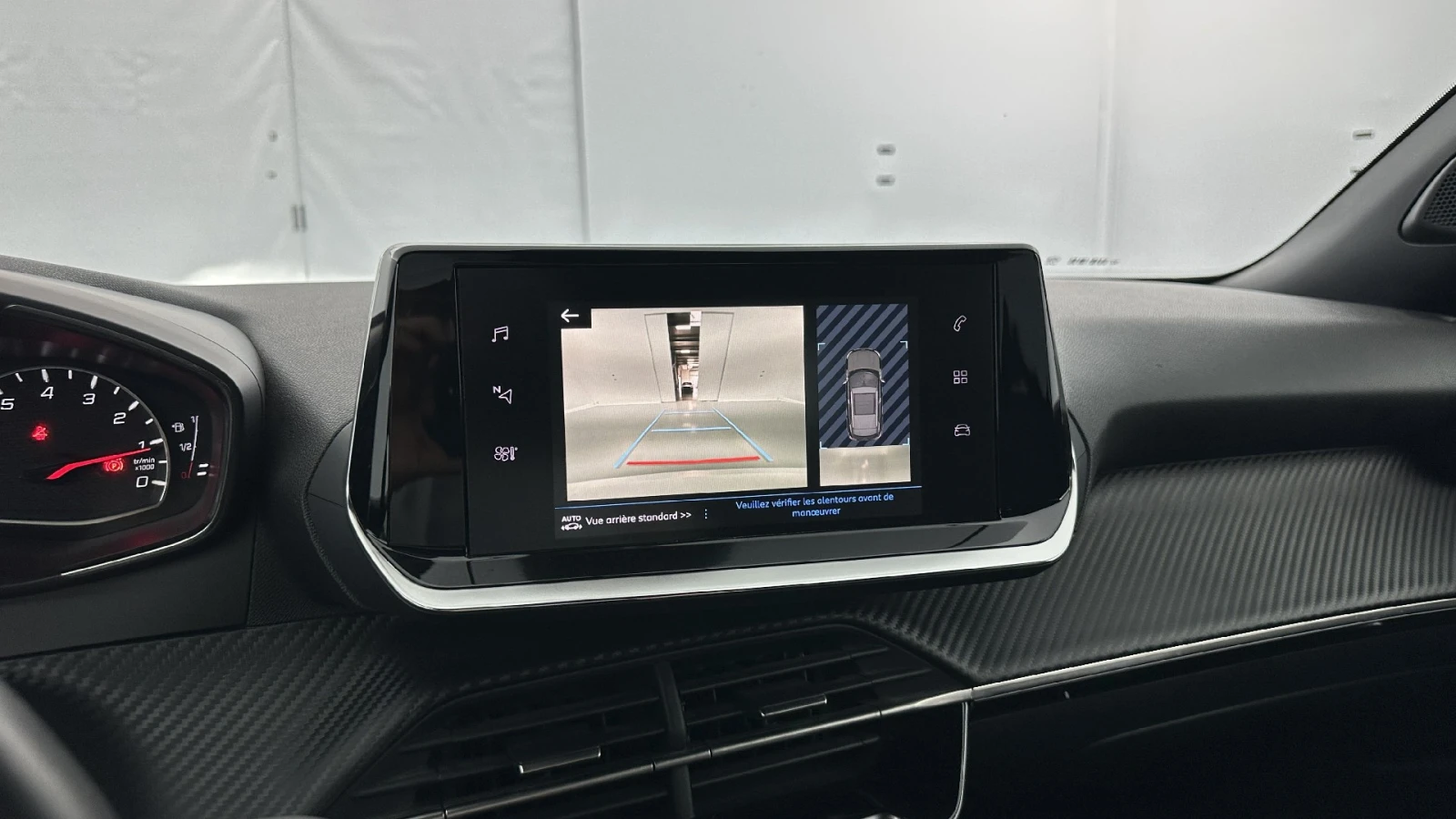 Peugeot 2008 1.2i Allure - Petrol, снимка 8 - Автомобили и джипове - 54605299