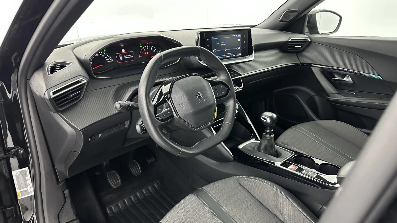 Peugeot 2008 1.2i Allure - Petrol, снимка 13 - Автомобили и джипове - 54605299