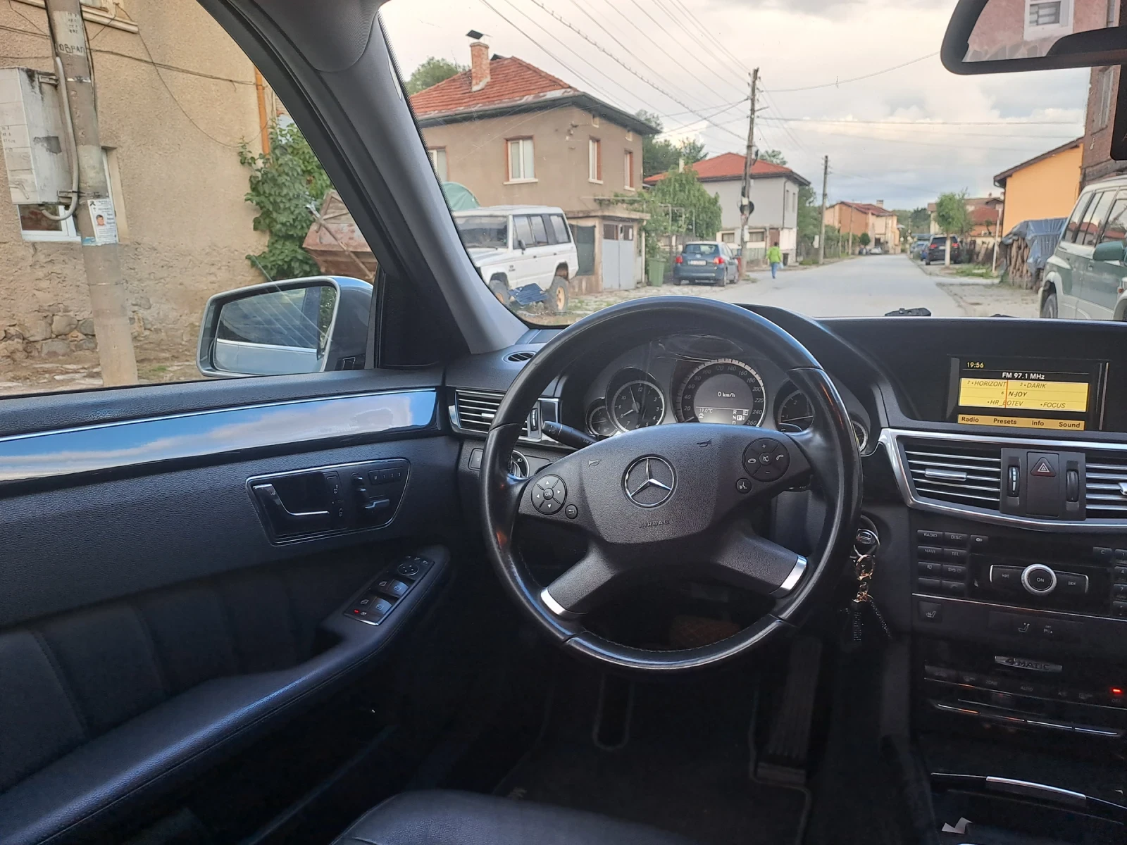 Mercedes-Benz E 350, снимка 12 - Автомобили и джипове - 54916591