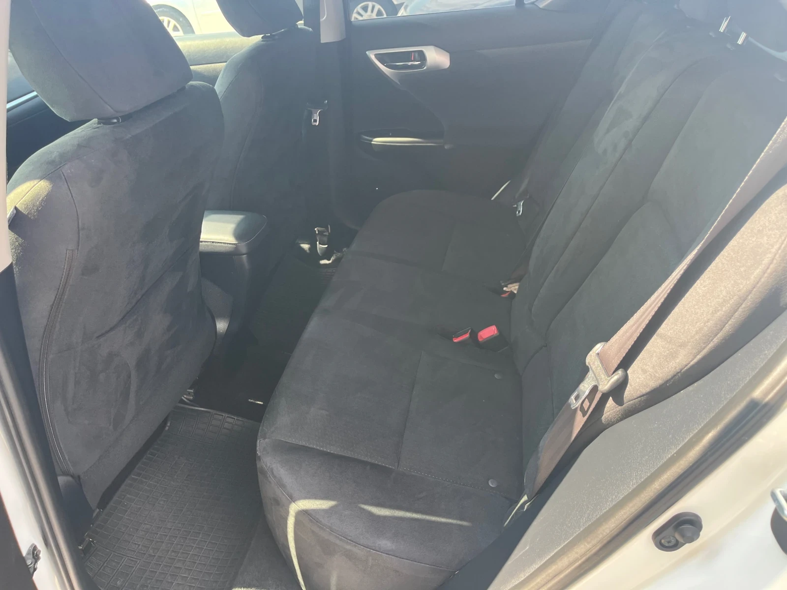 Lexus CT 200h 1.8 Hubrid, снимка 12 - Автомобили и джипове - 55176055