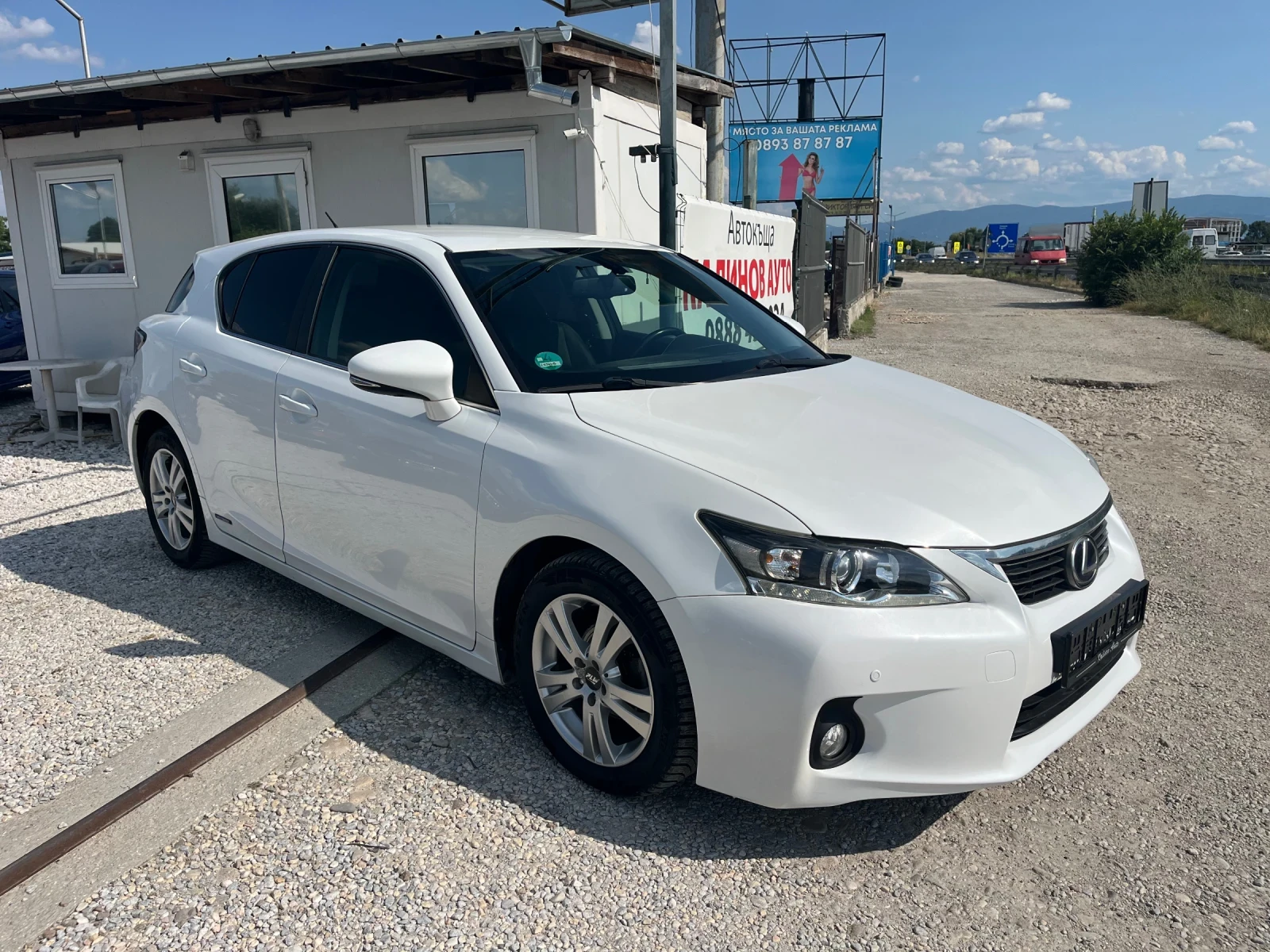 Lexus CT 200h 1.8 Hubrid, снимка 3 - Автомобили и джипове - 55176055