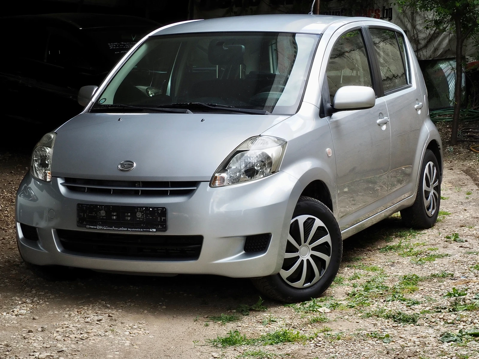 Daihatsu Sirion AISIN ФЕЙСЛИФТ МАЛКО КМ, снимка 2 - Автомобили и джипове - 55551795