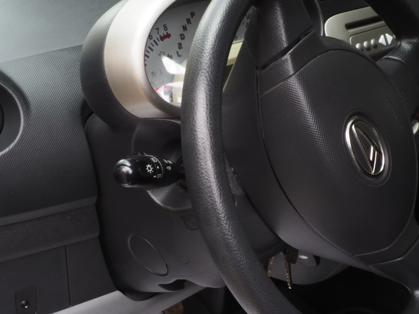 Daihatsu Sirion AISIN ФЕЙСЛИФТ МАЛКО КМ, снимка 8 - Автомобили и джипове - 55551795
