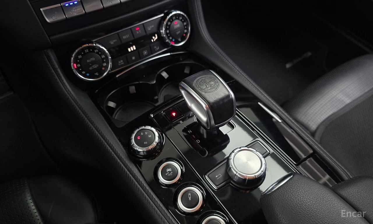 Mercedes-Benz CLS 63 AMG HARMON* KARDON* ОБДУХВАНЕ* ПАНОРАМА* МАСАЖ* КЕЙЛЕС, снимка 11 - Автомобили и джипове - 55901152