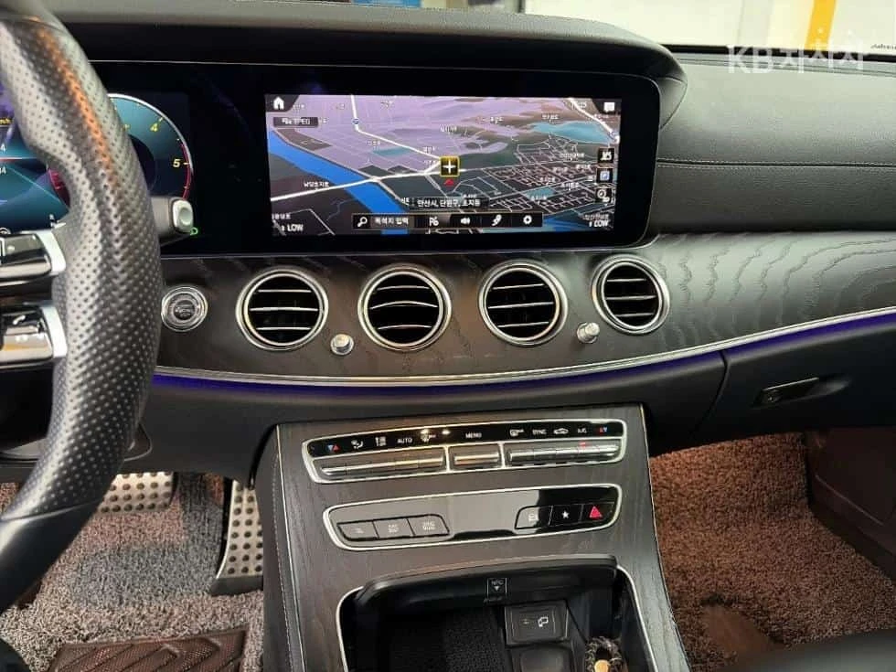 Mercedes-Benz E 220 * 4MATIC AMG Line * ОПЦИЯ ЗА ФИНАНСИРАНЕ, снимка 9 - Автомобили и джипове - 56221109