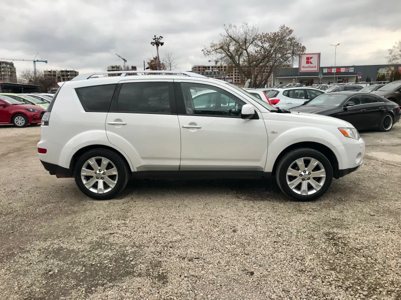 Mitsubishi Outlander 2.4i-AUTOMAT.-4x4, снимка 8 - Автомобили и джипове - 48916933