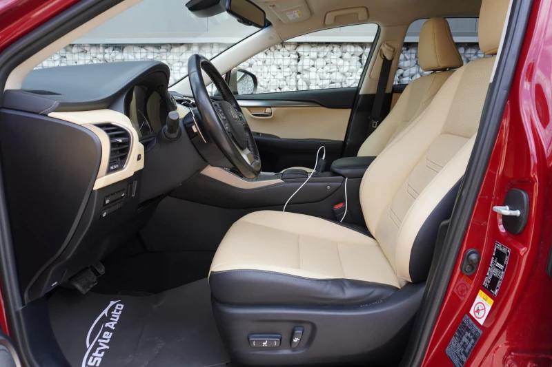 Lexus NX 300h Luxury Face Carplay Keyless, снимка 11 - Автомобили и джипове - 51333927