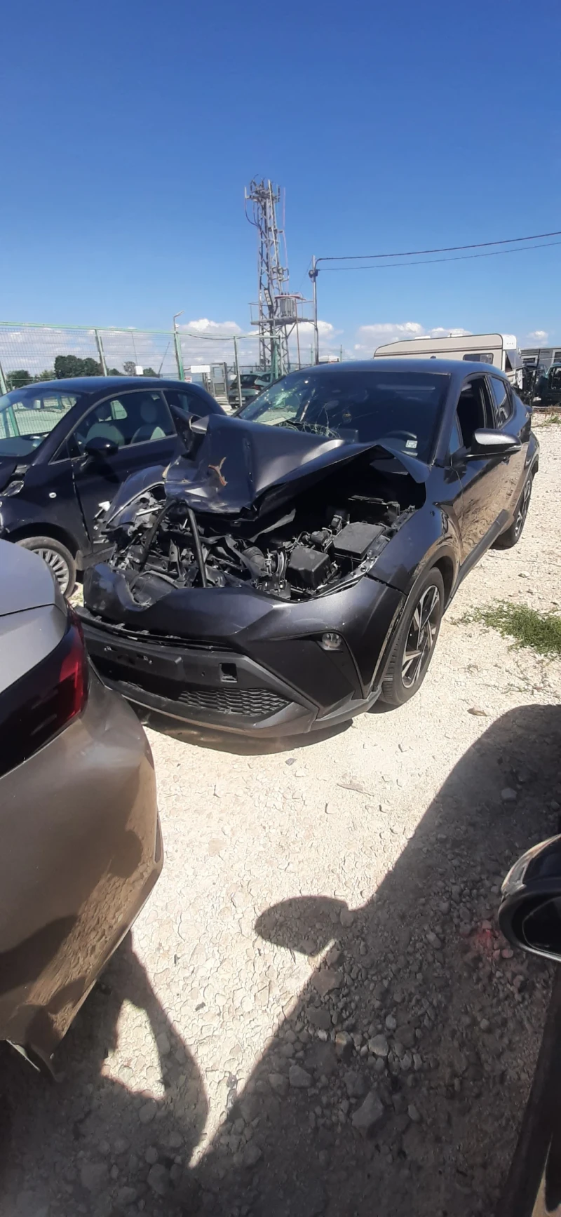 Toyota C-HR 2.0 i, снимка 3 - Автомобили и джипове - 51569584