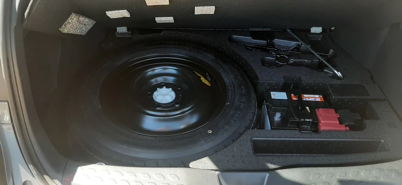 Toyota C-HR 2.0 i, снимка 8 - Автомобили и джипове - 51569584