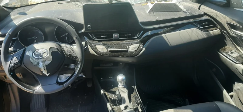 Toyota C-HR 2.0 i, снимка 7 - Автомобили и джипове - 51569584