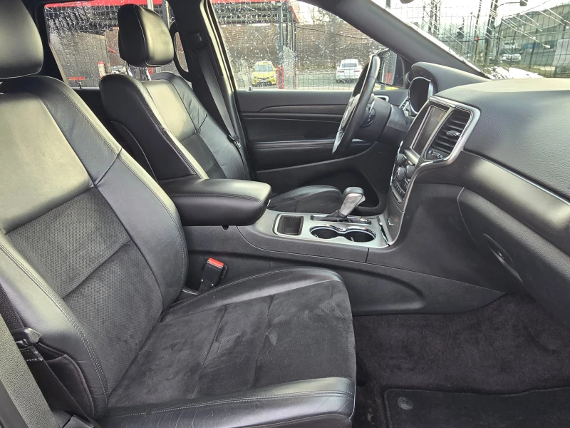 Jeep Cherokee 3.6i/4x4/ Авт./Лизинг, снимка 10 - Автомобили и джипове - 53261547