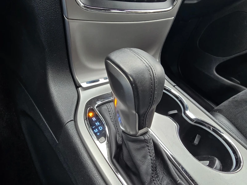 Jeep Cherokee 3.6i/4x4/ Авт./Лизинг, снимка 13 - Автомобили и джипове - 53261547